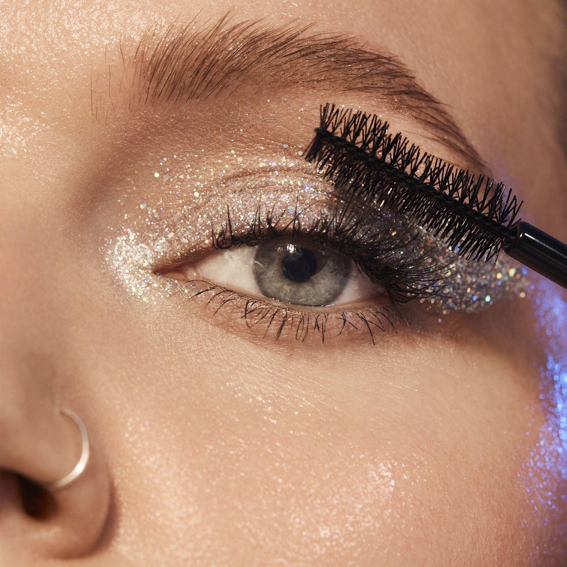 big-mood-waterproof-mascara-v6 013121_ToveLo_Mascara_0385_IGF_1_55f9a52b-3628-4190-803b-2260ed81d014.jpg