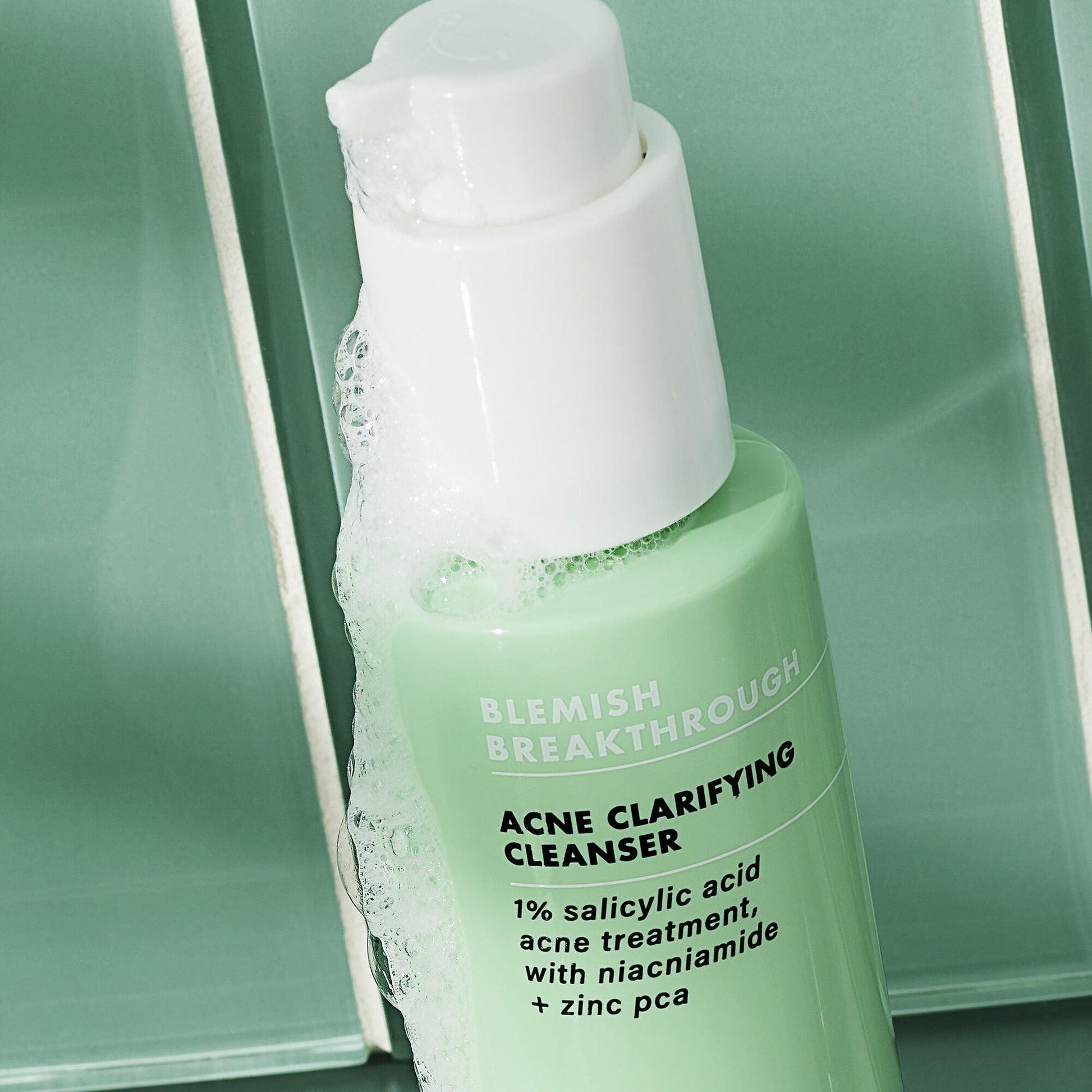 blemish-breakthrough-acne-calming-water-cream-mini-q2 02_021622_SL_BT_Cleanser_Back_Lighter_0129_FStack_FINAL_IGF_V2.jpg