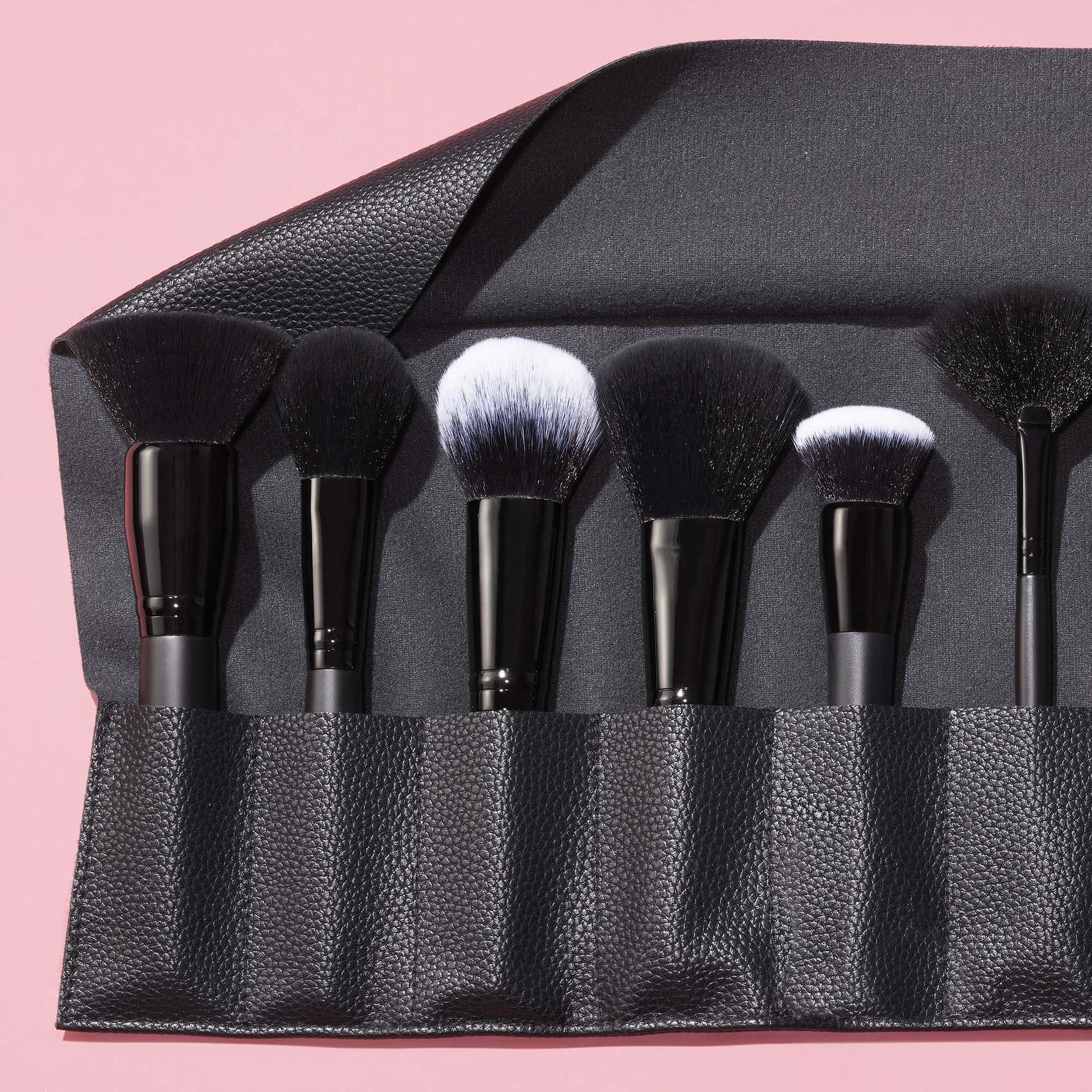 17-piece-ultimate-makeup-brush-set-and-travel-roll-u2 042423_UltBrushSet_V2_Main-2_IGF_carousel1.jpg