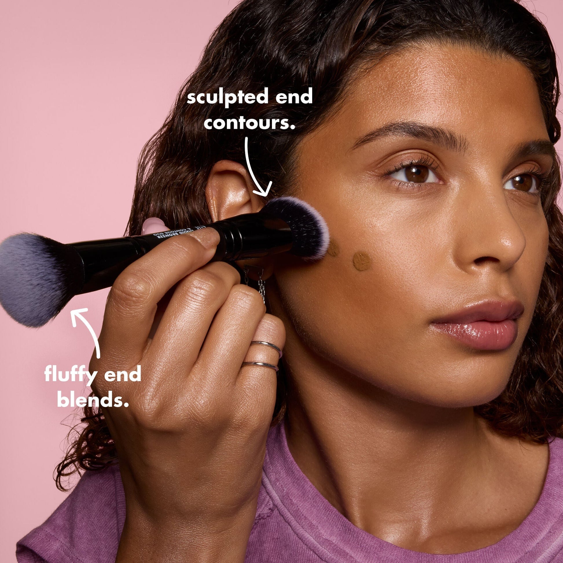 liquid-bronzer-and-contour-duo-brush-j7 0426_EDU_LiquidBronzer_ContourDuoBrush_BenefitModel.jpg