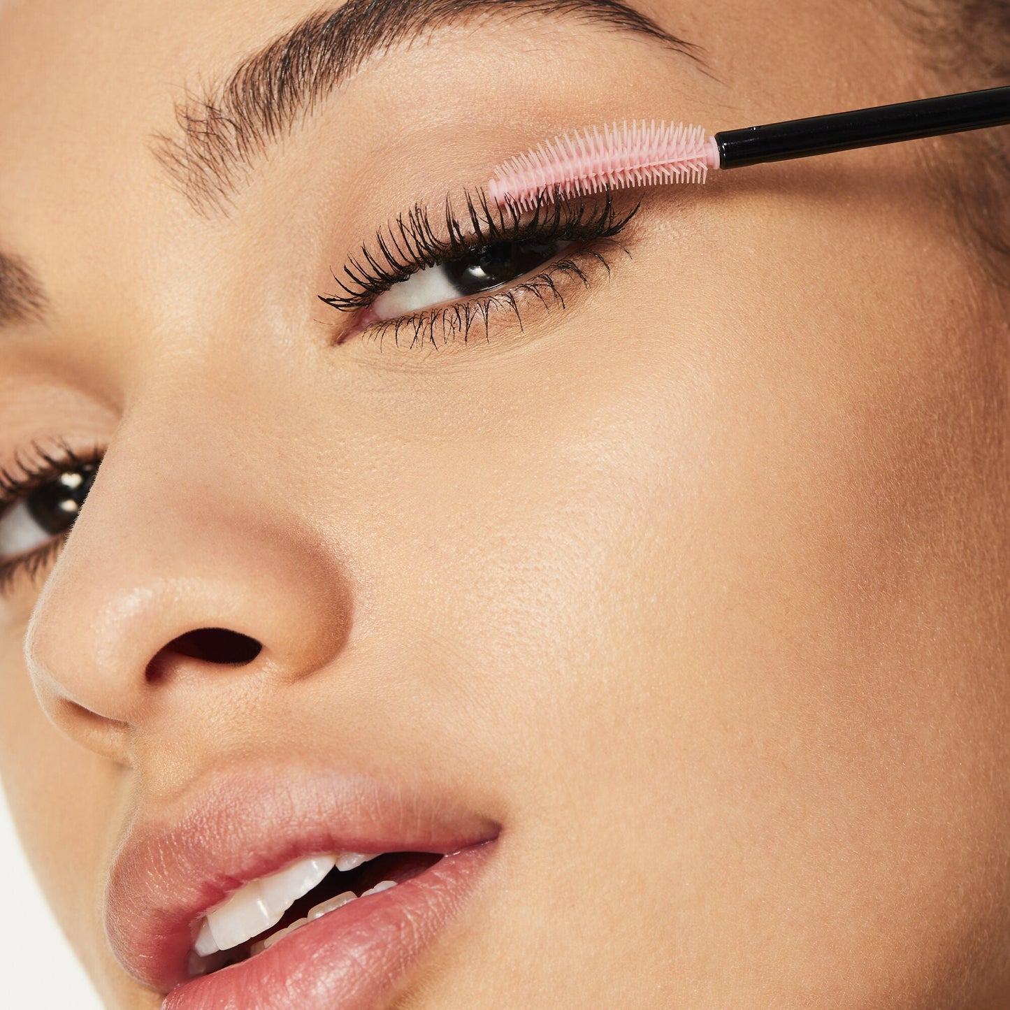 lash-n-roll-mascara-n2 052322_Adriana_LashRoll-After-Black_069_IGF_V2.jpg
