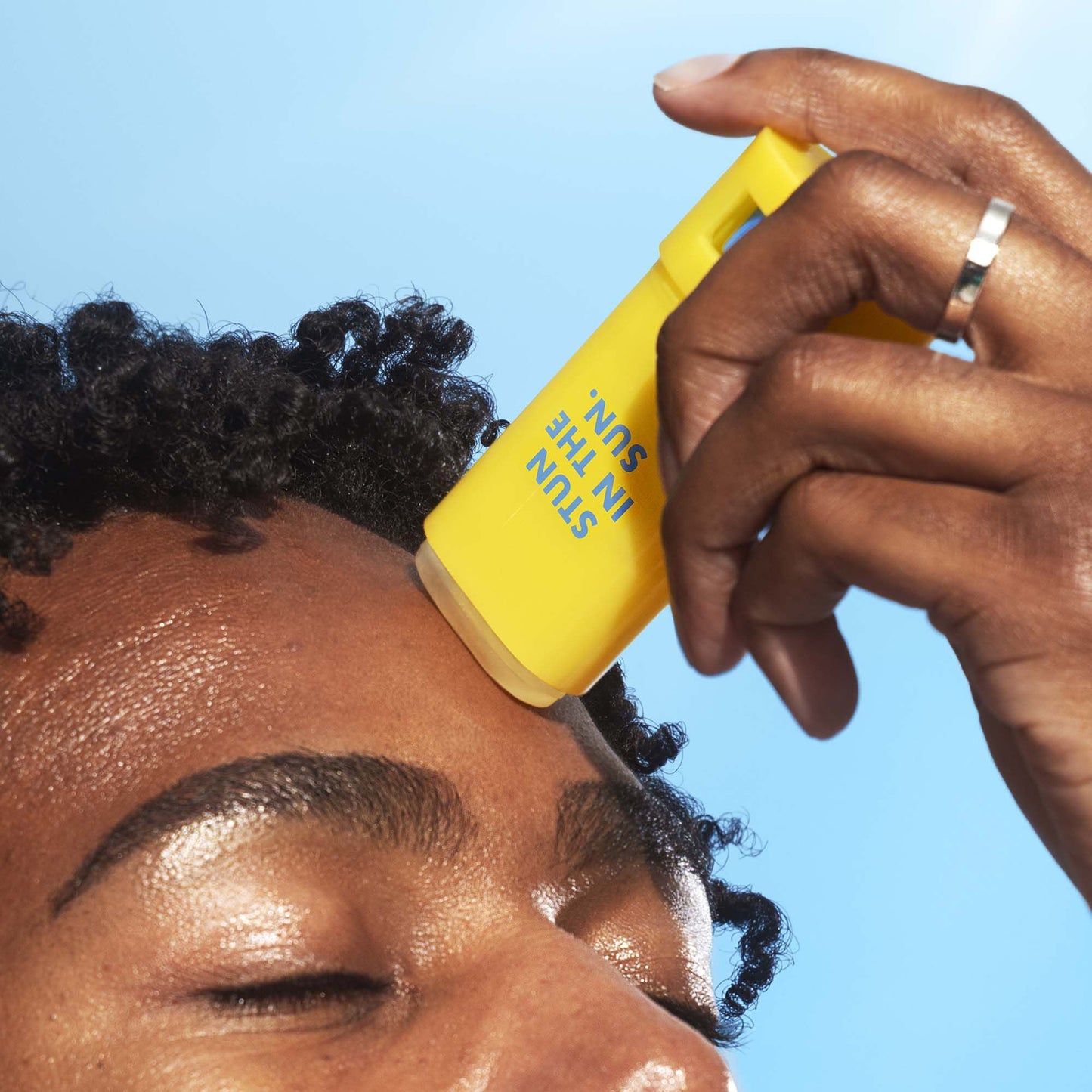 suntouchable-invisi-stick-spf-50-u1 060624_Mikel_InvisiStick_0107_v2_IGF.jpg
