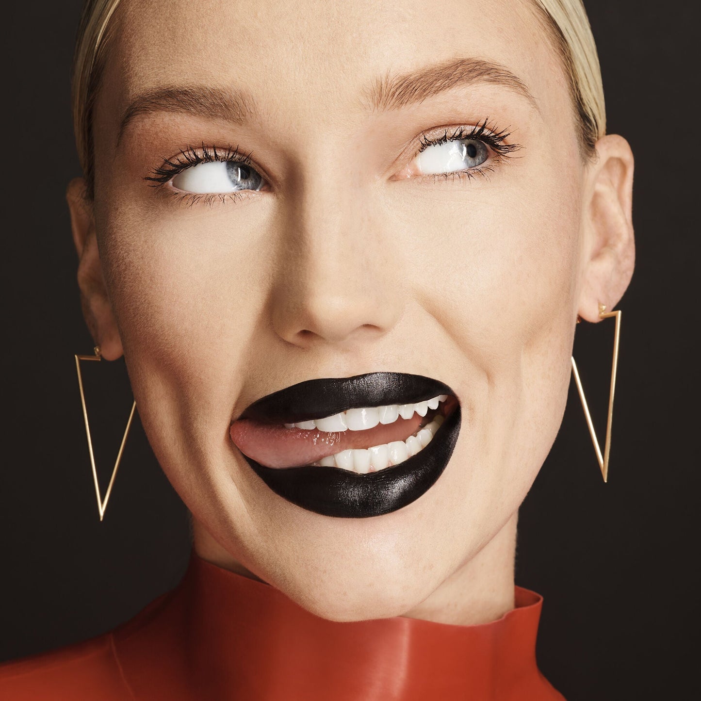 o-face-satin-lipstick-d5 071222_MD_Look4_0124_FINAL_RGB_IGF.jpg