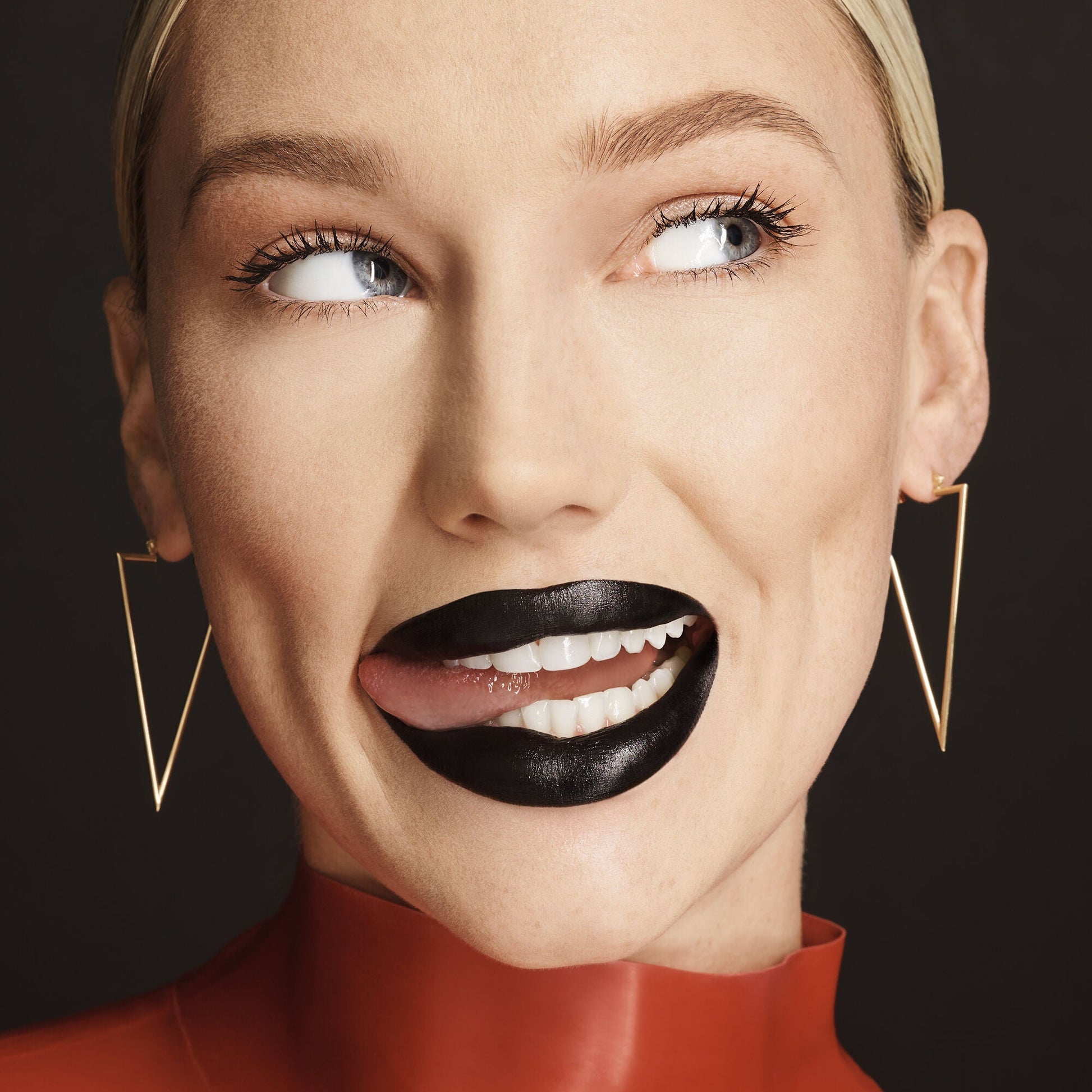 o-face-satin-lipstick-d5 071222_MD_Look4_0124_FINAL_RGB_IGF.jpg