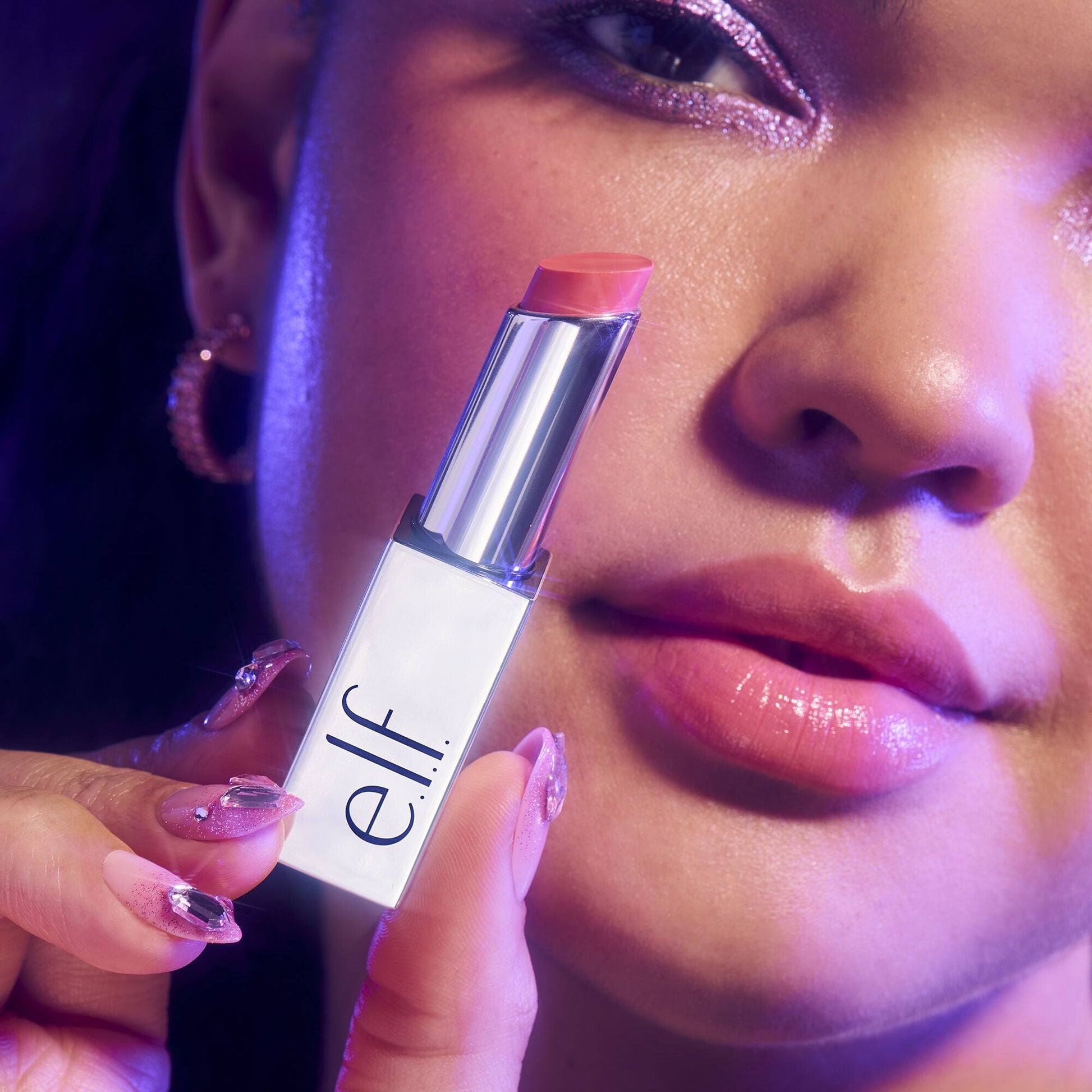 glow-reviver-lip-oil-stick-c3 072225_Breanna_SlipStick_1236_2000x2000_4adb6d91-4349-4c16-9f8e-036611f762d8.jpg
