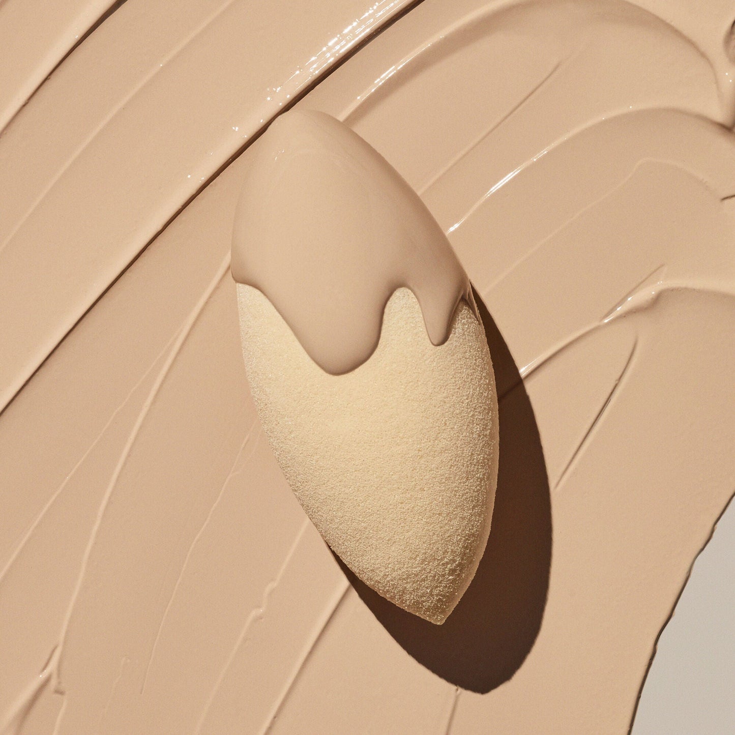 camo-concealer-sponge-e6 07312020_CamoSponge_009_IGF.jpg