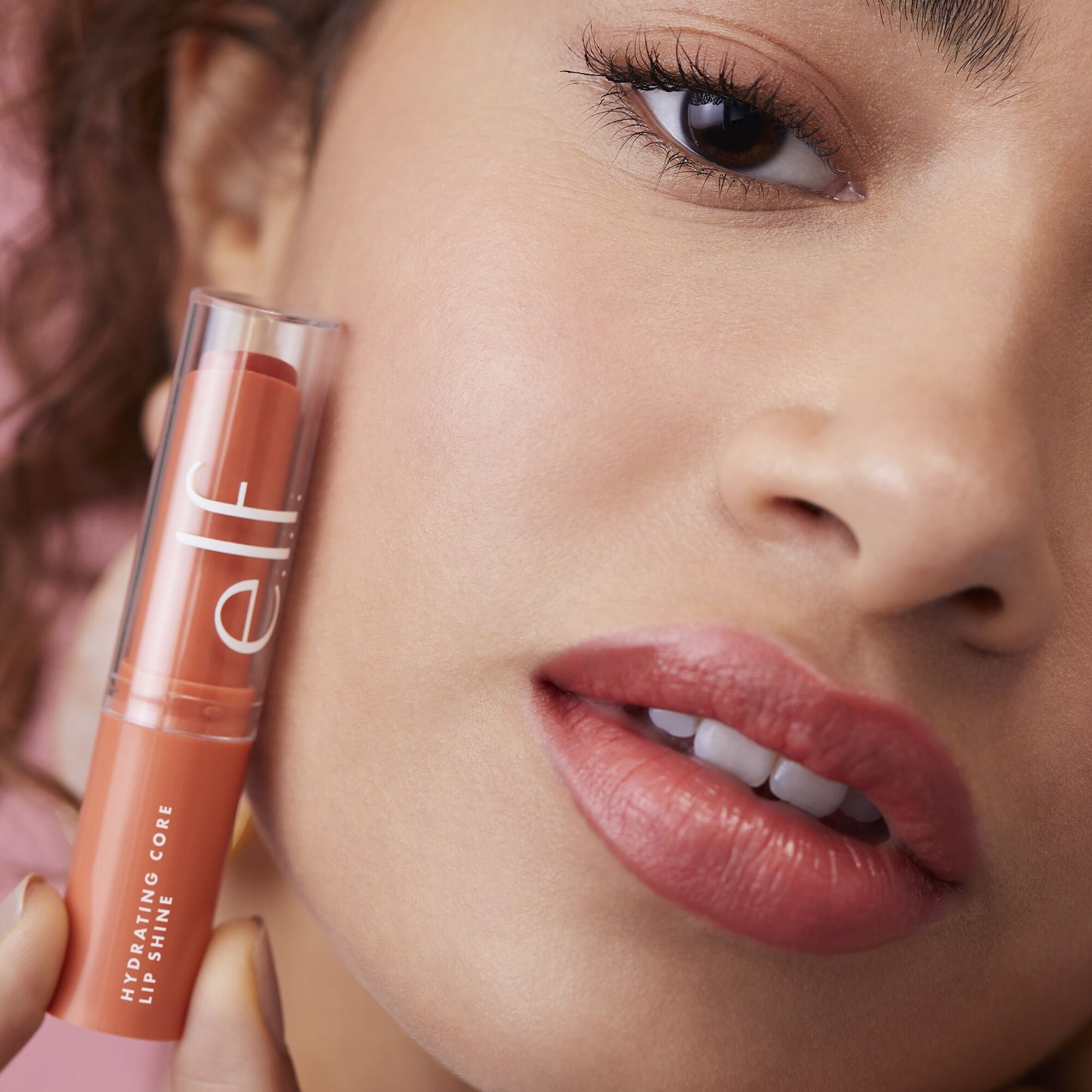 hydrating-core-lip-shine-q4 08112020_Alyssa_AmpItUp-0157_IGF_0dcd7b08-d8a1-41c3-a293-6fb7fa4ca7dd.jpg