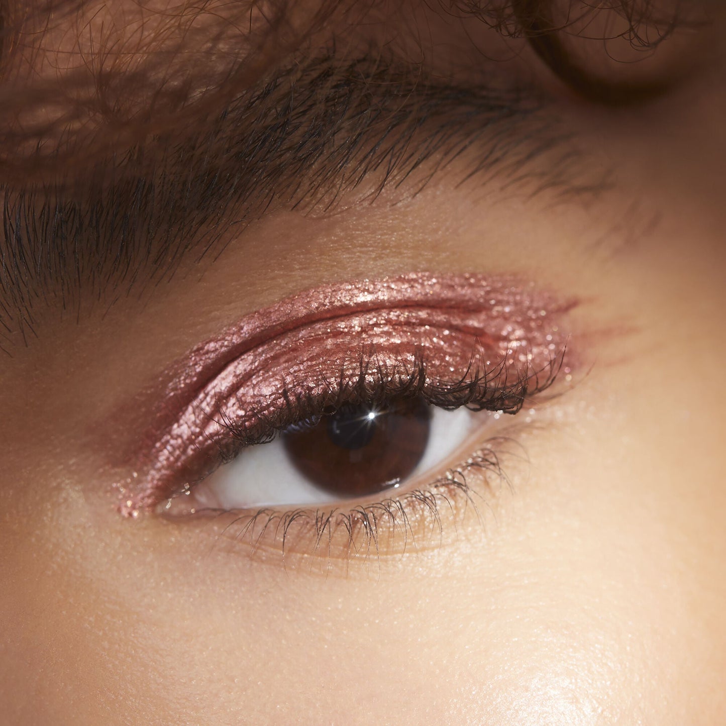liquid-metallic-eyeshadow-z5 08112020_Alyssa_LiquidMetallic2-0088_IGF_8173dfb0-e7a2-4d33-b548-15571a3372c6.jpg