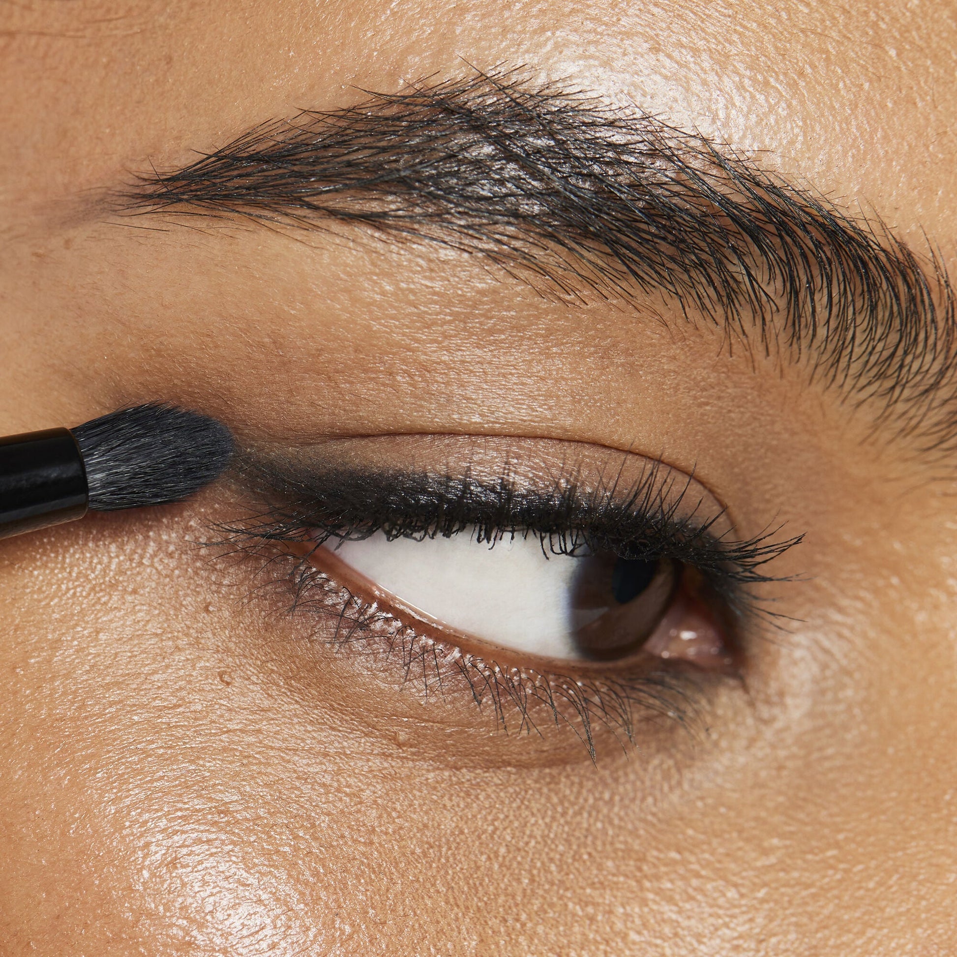 smudge-n-smoke-eyeliner-brush-x7 100824_elf_Shikin_Kohl_App_017_RGB_IGF.jpg