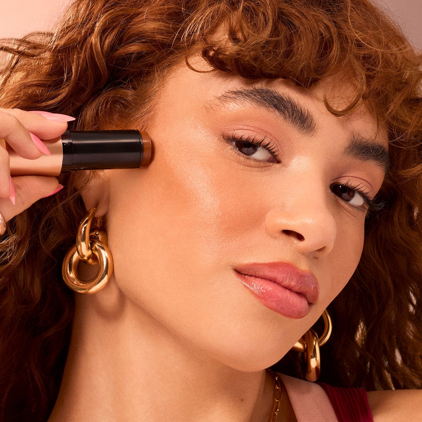 soft-glam-cream-bronzer-h9 102025_Alyssa_SoftGlam_Bronzer-App-2617_w4BQC_IGF_f7596b43-37d2-42a1-ada7-e77863850acf.jpg