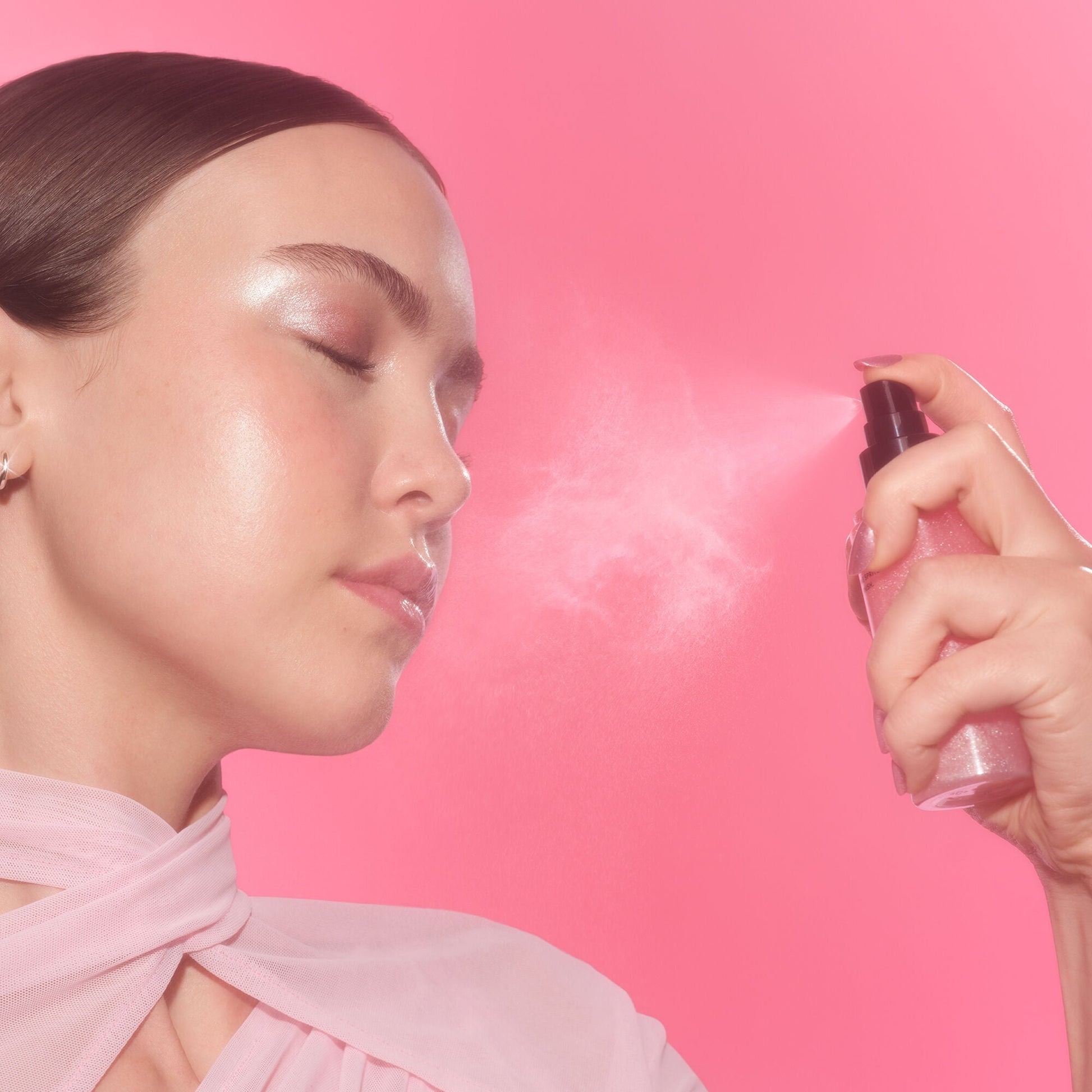 power-grip-rose-setting-spray-h2 102225_Haley_PG_Pink_App_038_v3_RGB_IGF_afa202e0-e395-4ab2-8641-8545bdabb8f6.jpg