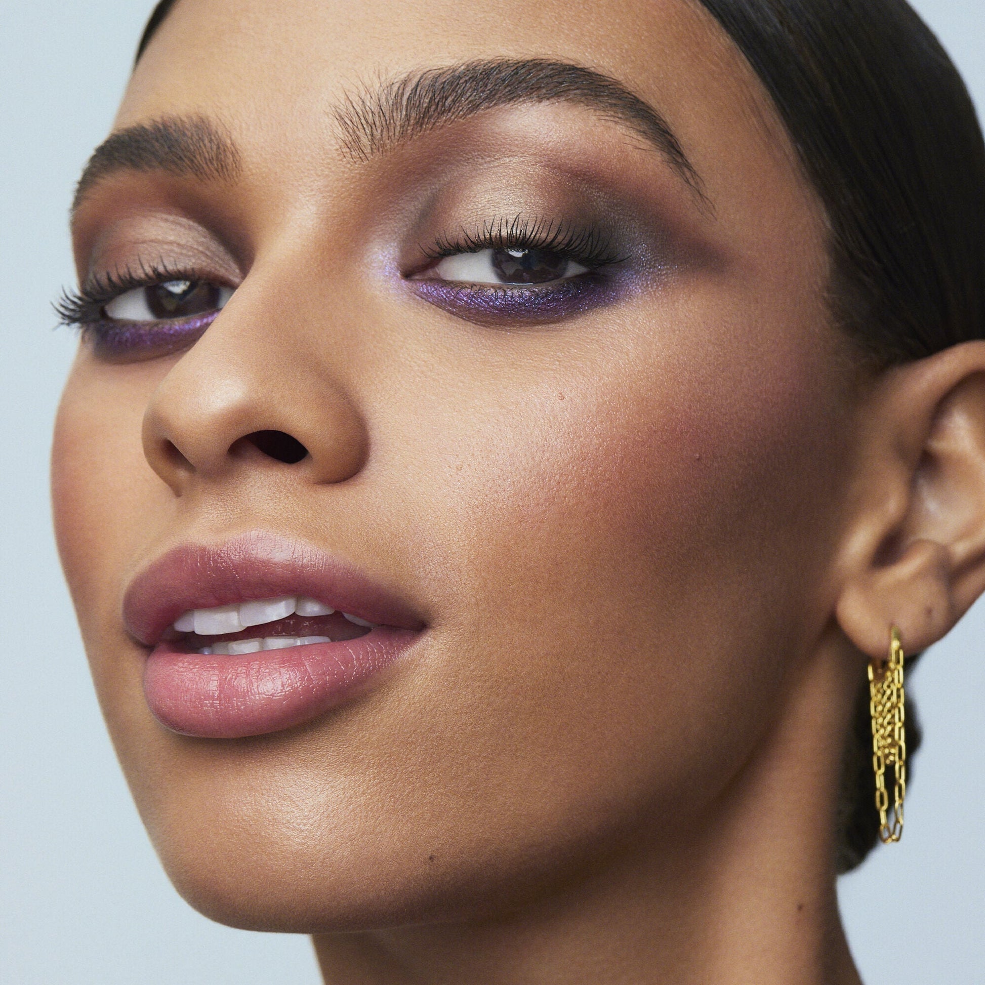 perfect-10-eyeshadow-palette-x9 110722_Adriana_10pcEyeshadow_2060_IGF.jpg