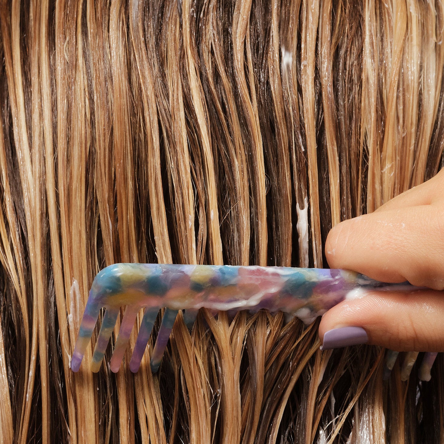 never-thirsty-moisturizing-conditioner-q2 111925_Anna_ThirstyConditioner-Product_1326_w3QC_IGF_1x1_6dab4b19-34a0-47bd-ae64-b0978b2f5084.jpg