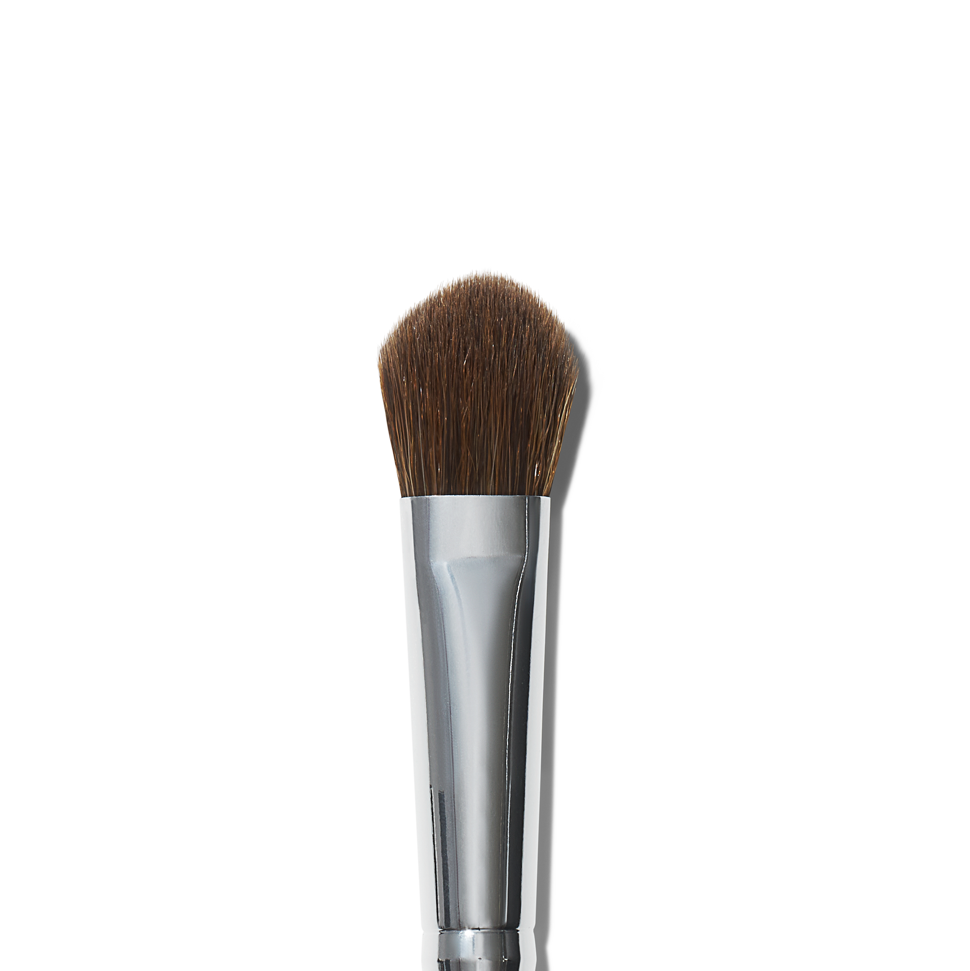 wide-tapered-eyeshadow-brush-v4 21994_MACRO_R.png