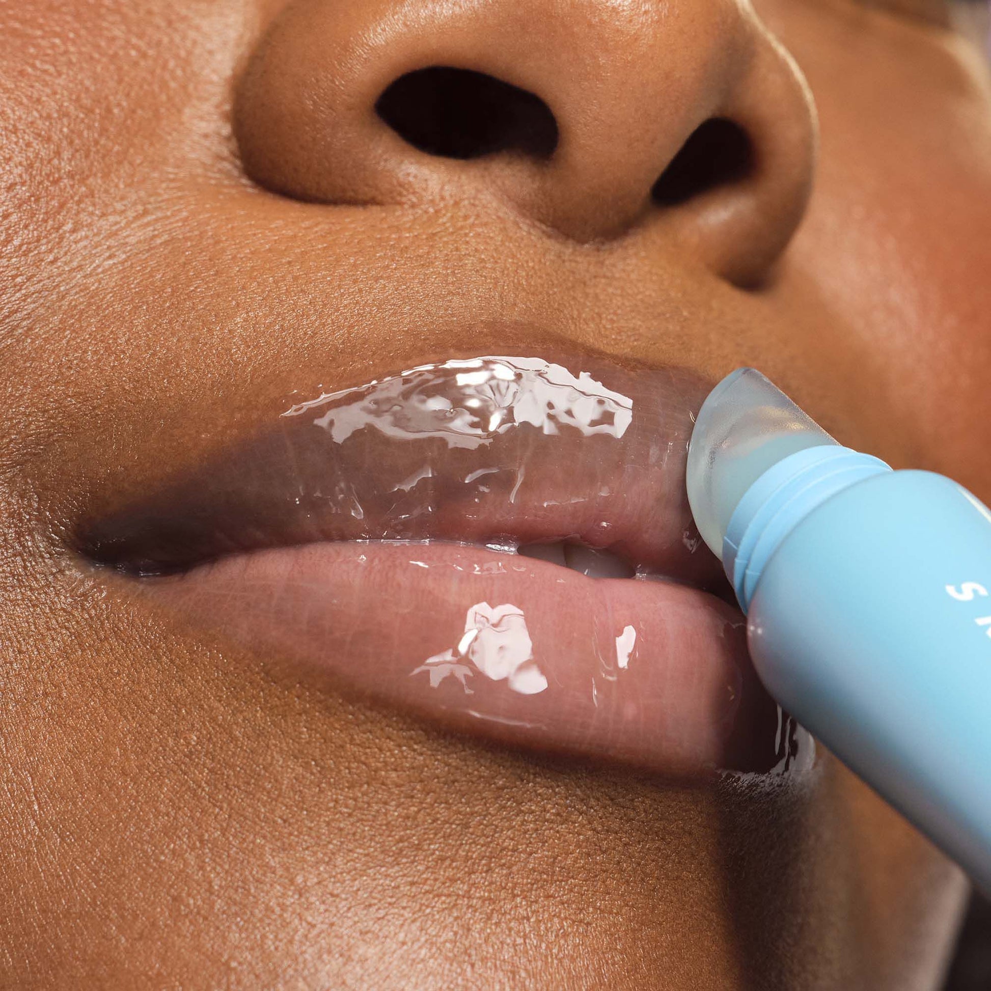 thirst-burst-lip-treatment-l8 57069_SKIN_Enga_Hibiscus_Macro_033_w3QC_RGB_2000x2000_fd68b6a3-ae05-431e-bbc0-31407d9fed44.jpg