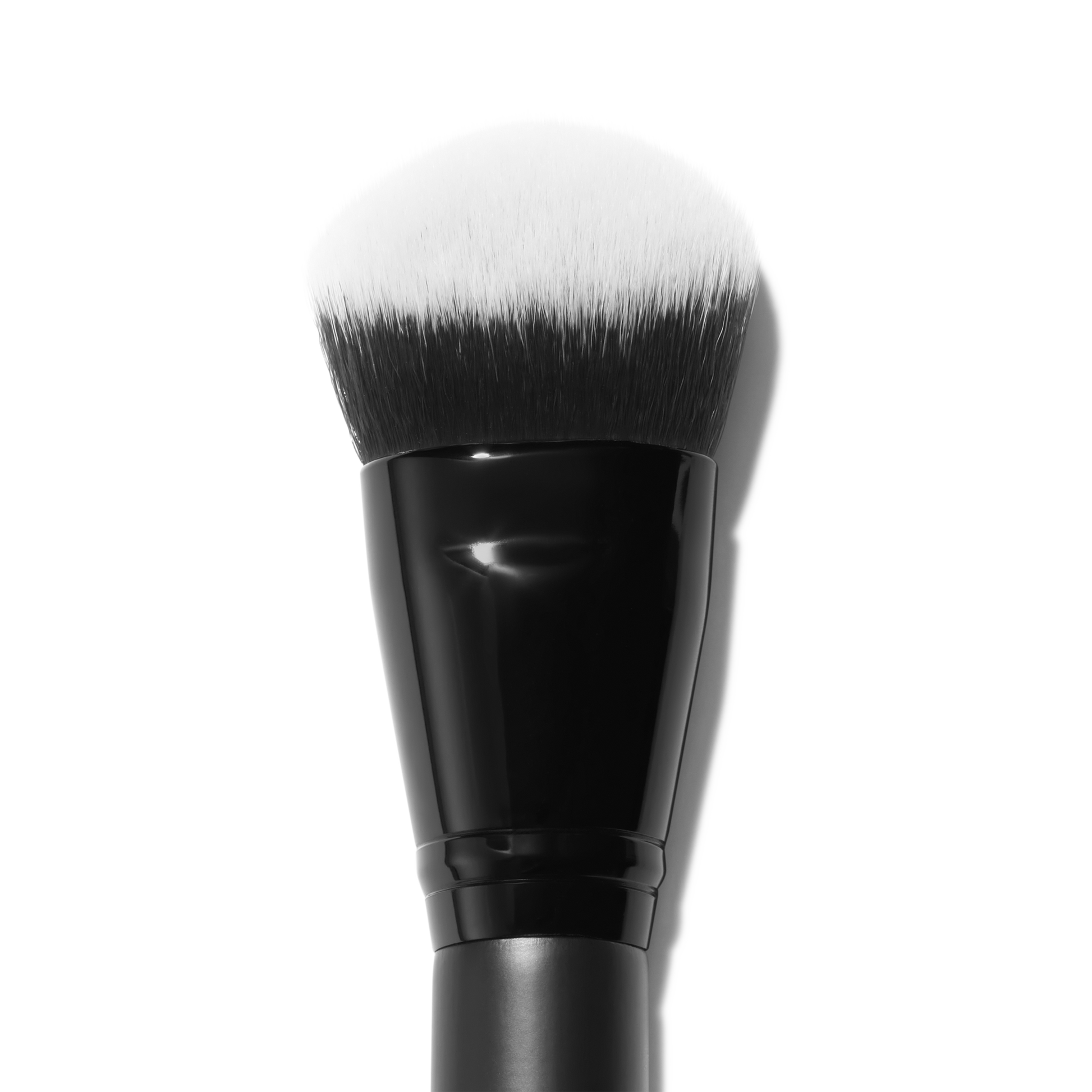 smooth-swipe-foundation-brush-k3 81456_Detail_R.png