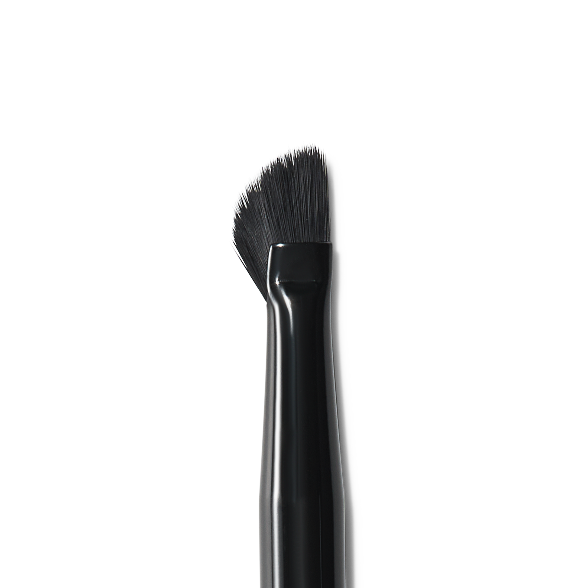 wing-it-liner-brush-i0 84091_MACRO_R.png