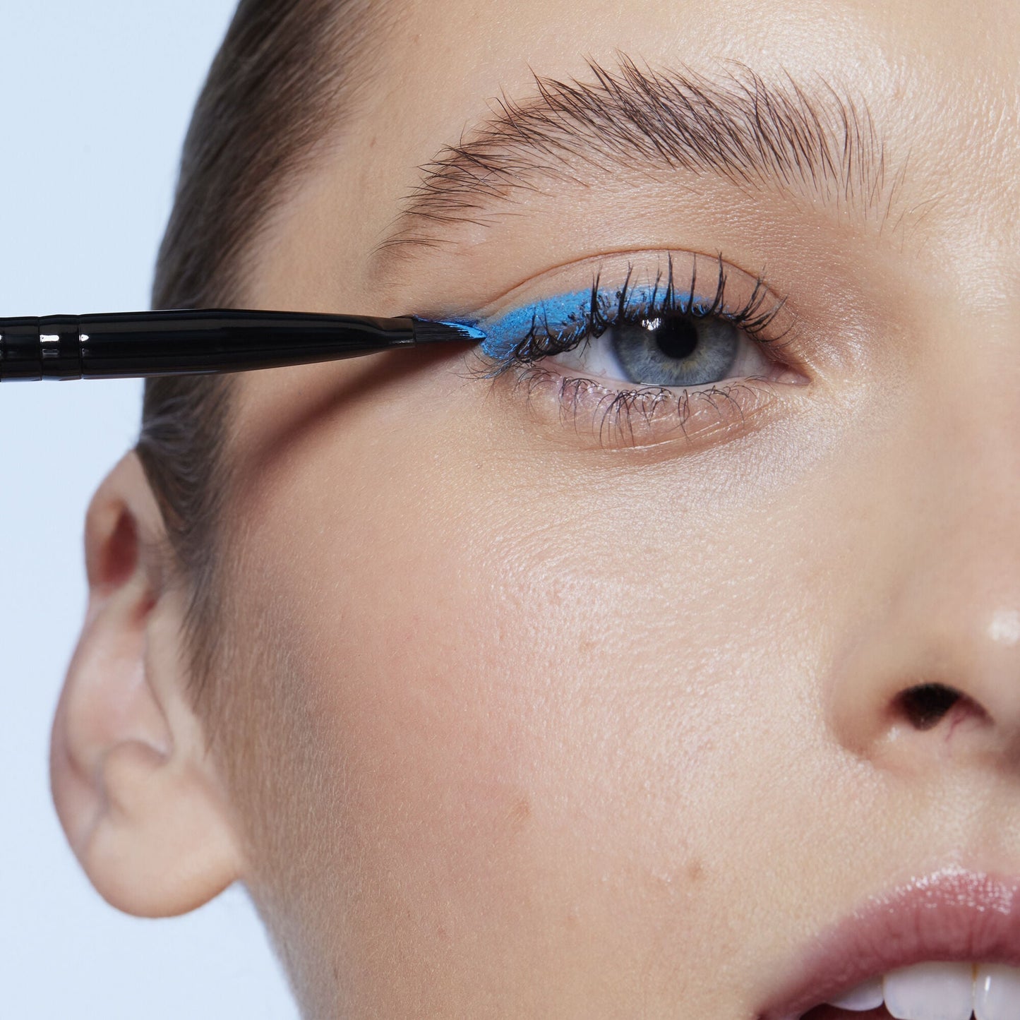 wing-it-liner-brush-i0 84091_Winged_Eyeliner_Brushy.jpg