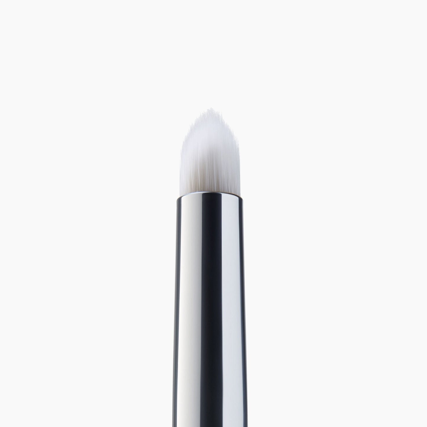 precision-smudge-brush-y7 85311_PrecisionSmudgeBrush_Macro_V2.jpg