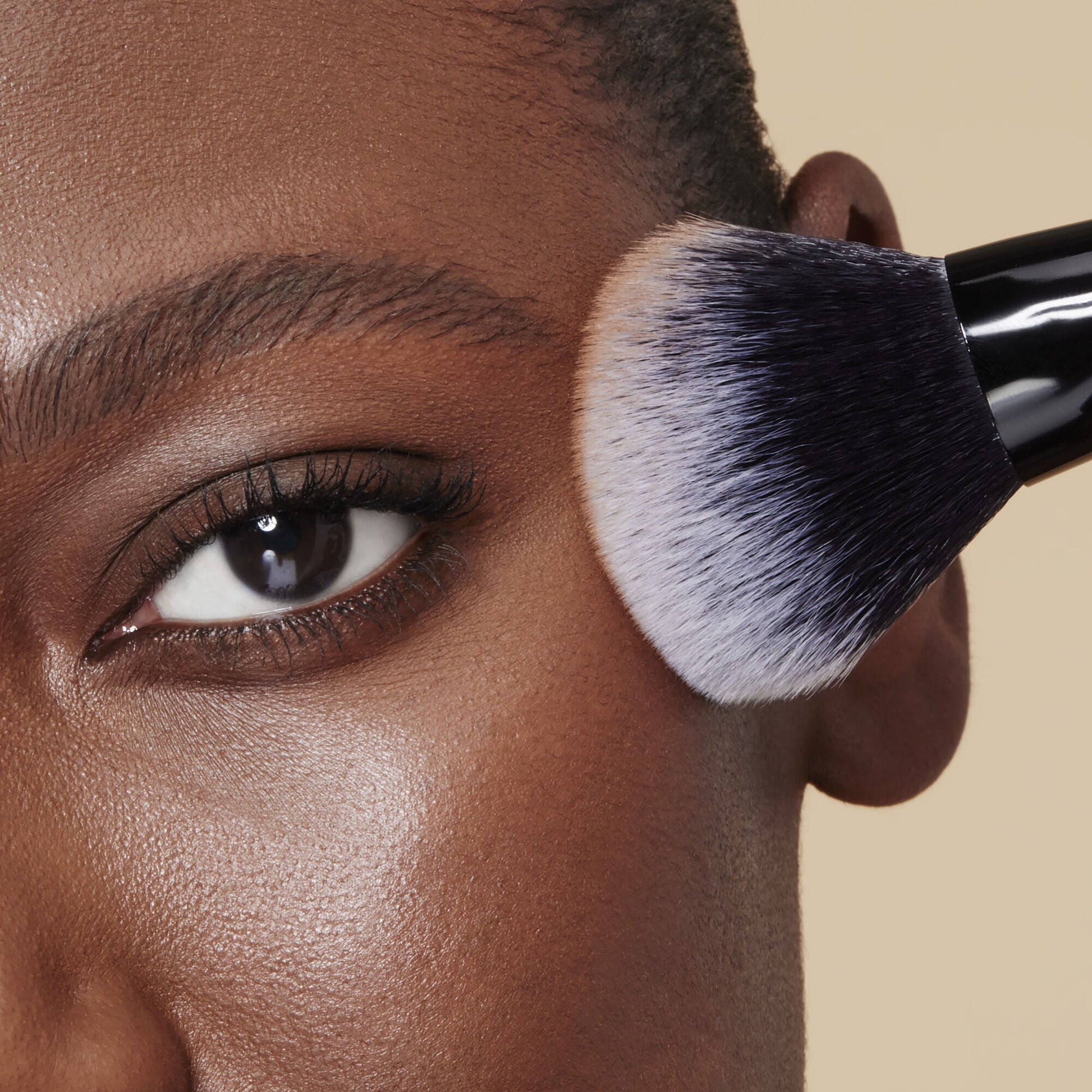 cream-and-powder-face-brush-m4 85352_CREAM_POWDER_FACE_BRUSH_DJ_0197.jpg